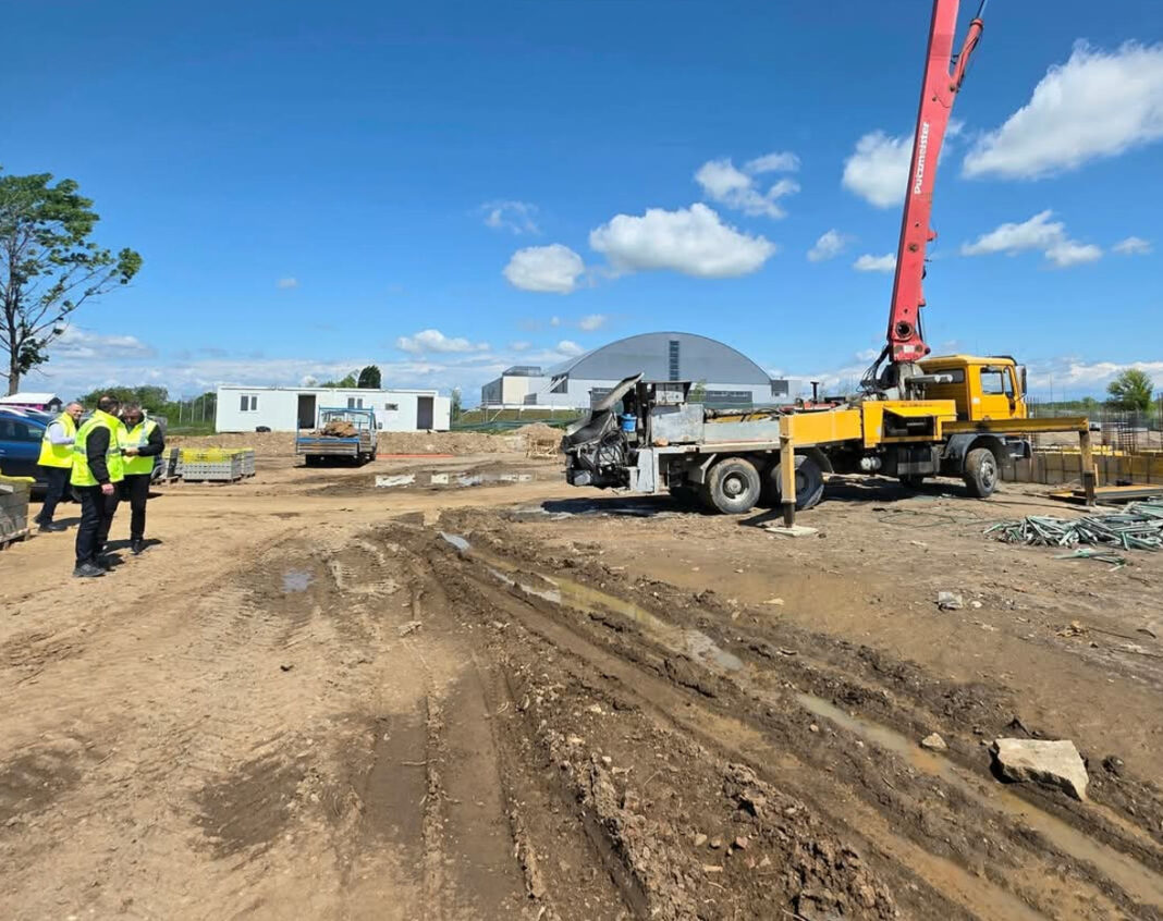 Târgoviște investește în viitorul sportului: Lucrările la noua bază sportivă continuă în ritm susținut