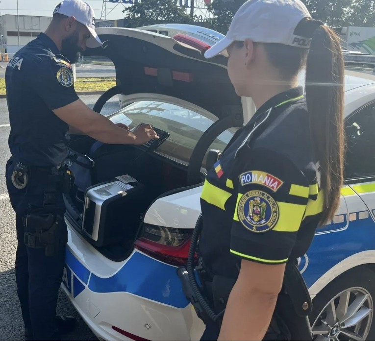 Tineri fără permis și șoferi băuți, prinși în trafic de polițiștii dâmbovițeni