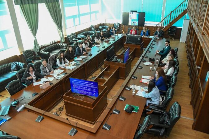 Viitorul Dreptului se scrie la Târgoviște: Peste 75 de lucrări prezentate la Sesiunea Științifică Studențească de la Universitatea „Valahia”