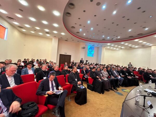 100 de ani de la înființarea Patriarhiei Române, celebrați printr-un simpozion internațional la Universitatea „Valahia” din Târgoviște