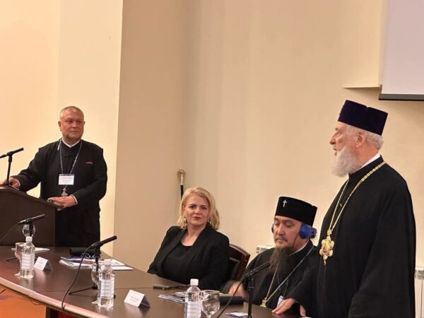 100 de ani de la înființarea Patriarhiei Române, celebrați printr-un simpozion internațional la Universitatea „Valahia” din Târgoviște