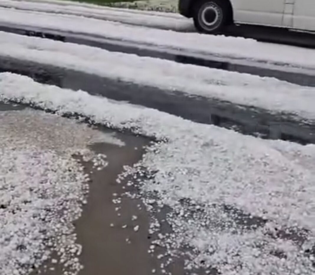 ALERTĂ DE ULTIMĂ ORĂ, COD GALBEN DE FURTUNI: Ploi torențiale, vijelii și grindină în tot județul Dâmbovița – ATENȚIE la fenomene severe!