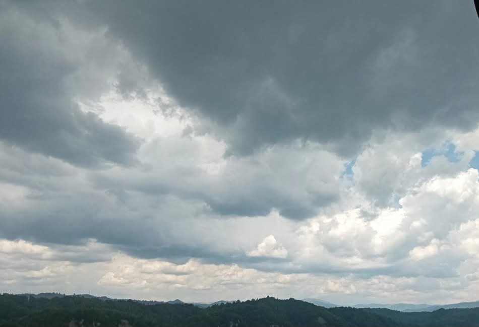  ATENȚIONARE METEOROLOGICĂ COD GALBEN de ploi, vânt și grindină pentru județul Dâmbovița