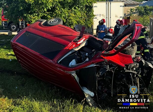Accident grav la trecerea cu calea ferată în Cojocaru, comuna Mogoșani, un mort și doi răniți
