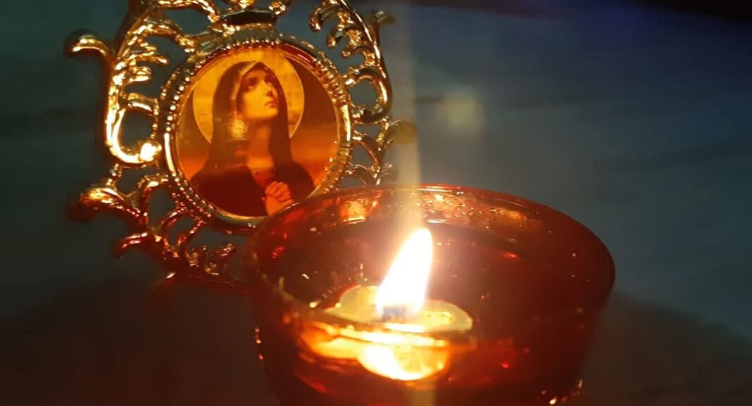 Biserica prăznuieşte astăzi Rusaliile dar sunt sărbătorite și femeile ce poartă numele de Roxana, Ruxandra, Rusalin și derivate 