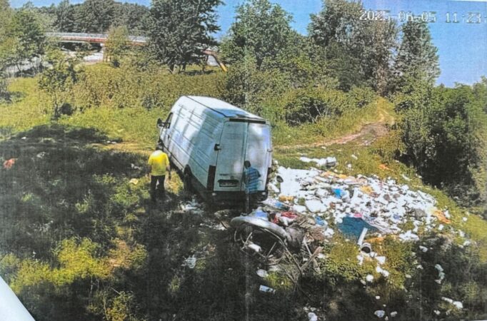 Camerele de supraveghere, armele administrației din Răzvad  împotriva deșeurilor ilegale