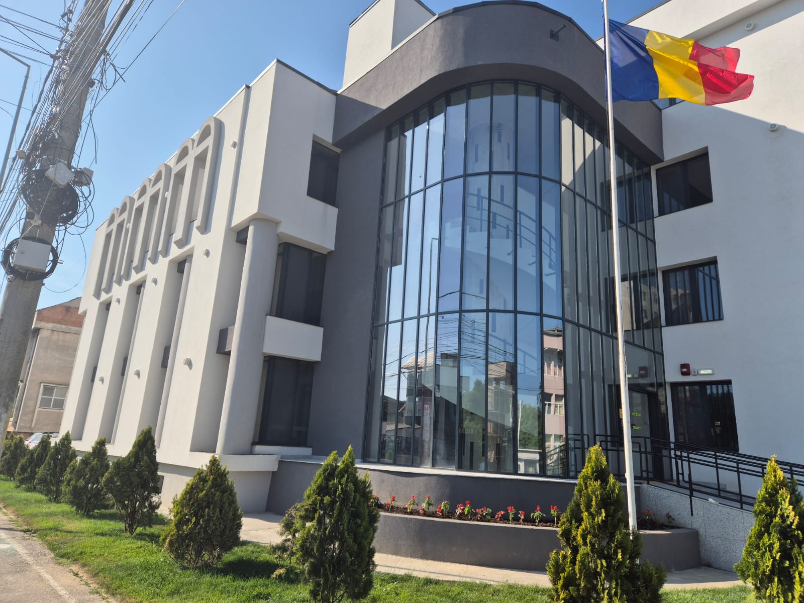 IMPORTANT: Casa de Pensii Dâmbovița revine de mâine în noul sediu de pe strada Tudor Vladimirescu din Târgoviște