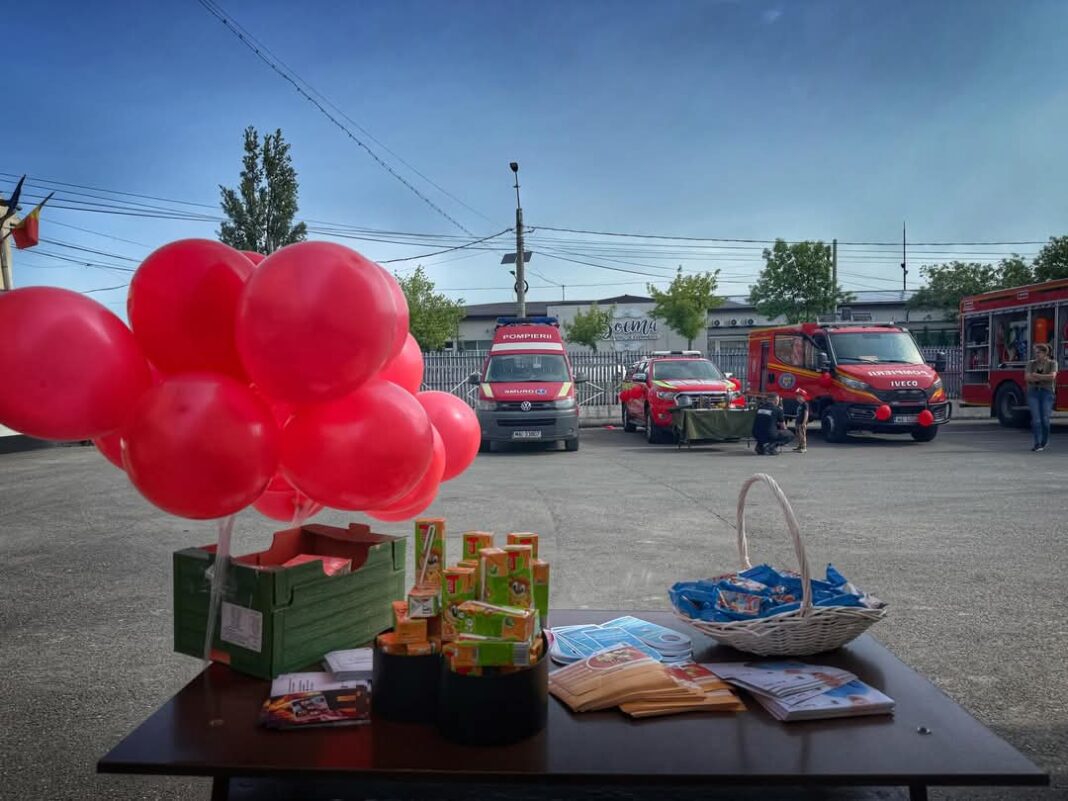 Copiii au descoperit lumea pompierilor la Ziua Porților Deschise ISU Dâmbovița