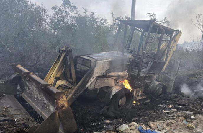 Incendiu la un utilaj agricol în localitatea Vișina, intervenție promptă a pompierilor Incendiu la un utilaj agricol în localitatea Vișina, intervenție promptă a pompierilor