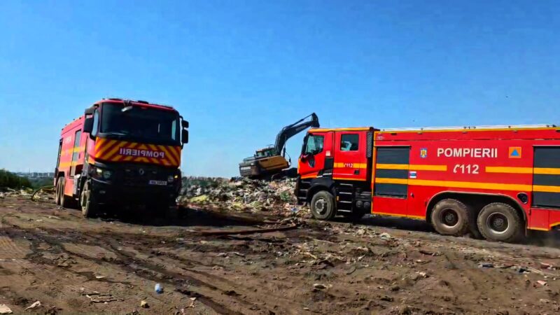 Incendiul de la groapa de gunoi din Aninoasa a fost stins după patru zile de luptă continuă