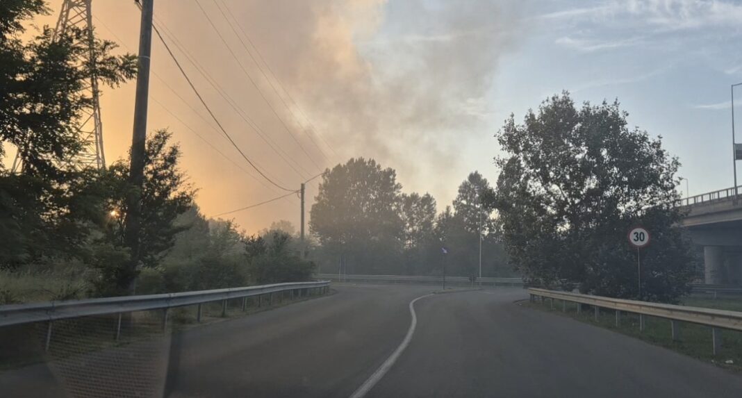 Intervenție masivă a pompierilor la groapa de gunoi menajer din Aninoasa și RO-ALERT pentru populație. VIDEO
