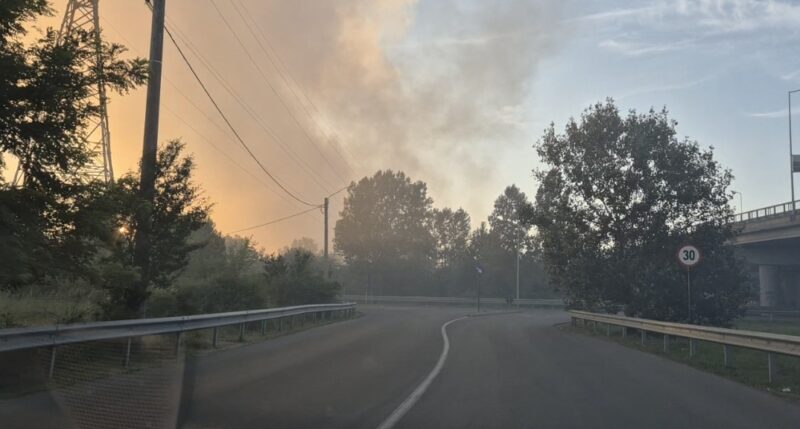 Intervenție masivă a pompierilor la groapa de gunoi menajer din Aninoasa și RO-ALERT pentru populație. VIDEO