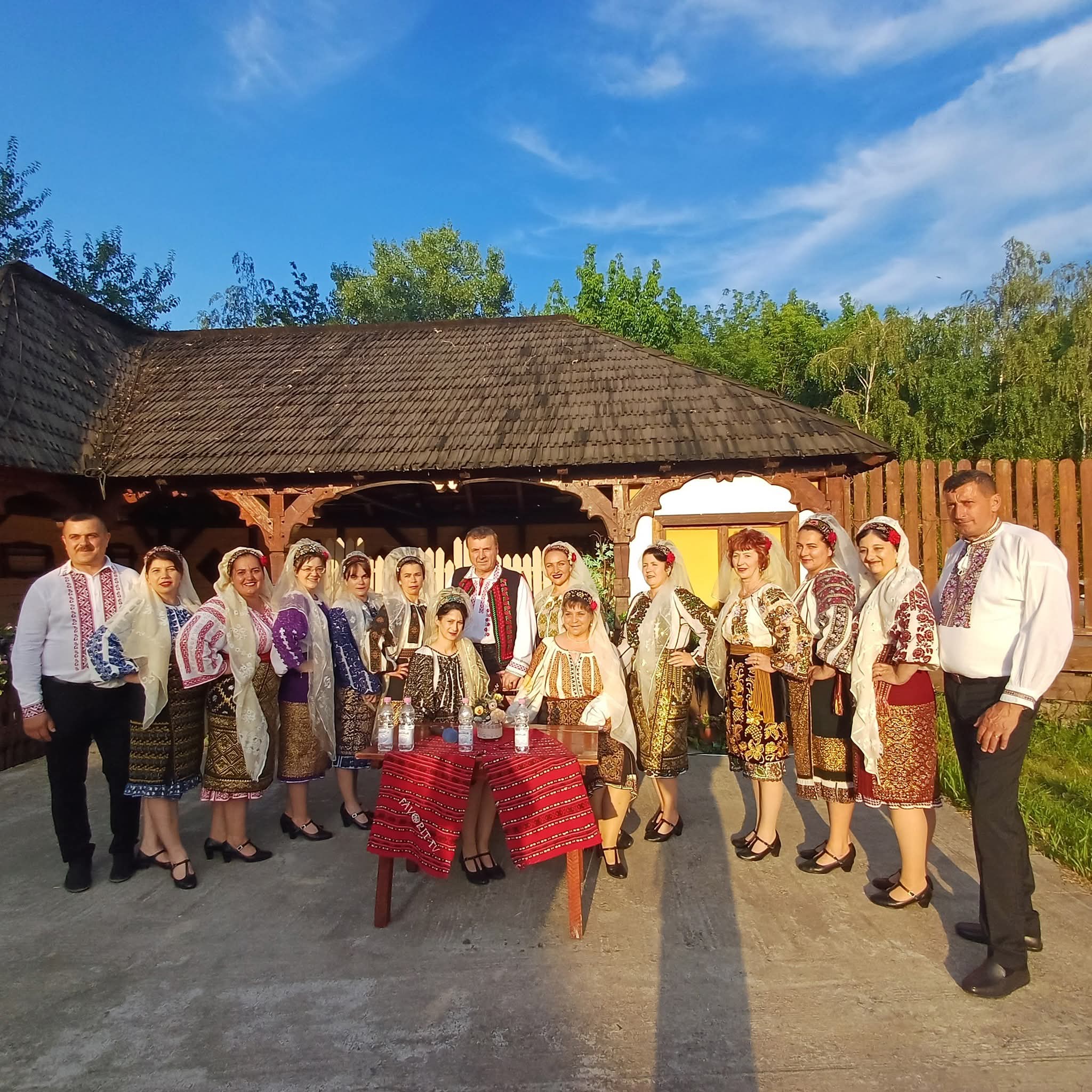 Mândria comunei Malu cu Flori, pe scena emisiunii „Întâlnirea Românilor”