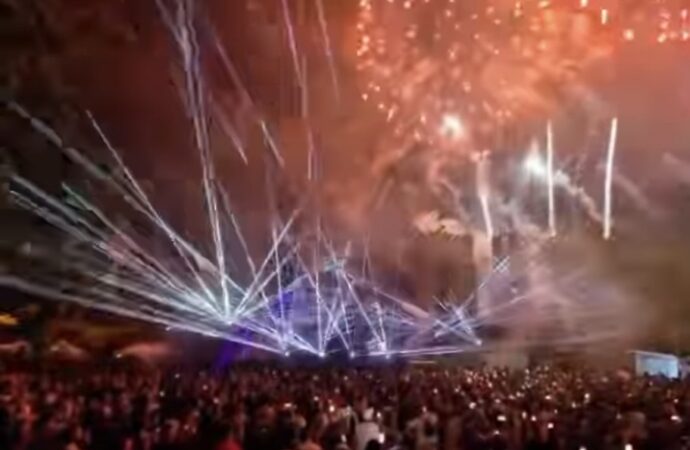 Spectacol grandios de lasere și artificii la Zilele Județului Dâmbovița