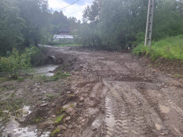 A doua viitură lovește zona Bălășoi din comuna Malu cu Flori: Autoritățile intervin din nou. VIDEO A doua viitură lovește zona Bălășoi din comuna Malu cu Flori: Autoritățile intervin din nou. VIDEO