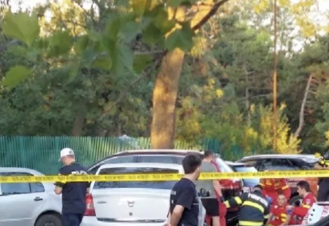 Accident rutier la Nucet: Un copil de 7 ani a fost rănit, șoferul a fugit de la locul faptei Accident rutier la Nucet: Un copil de 7 ani a fost rănit, șoferul a fugit de la locul faptei