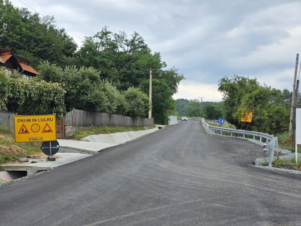 Dâmbovița se pune în mișcare: Investiții masive în drumuri, peste 475 km modernizați sau în lucru Dâmbovița se pune în mișcare: Investiții masive în drumuri, peste 475 km modernizați sau în lucru