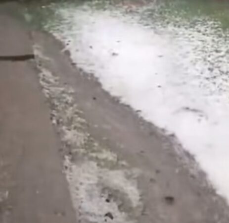 De la caniculă la haos: Furtună violentă cu grindină și ploi torențiale în județul Vâlcea!