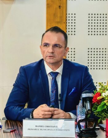 Investiția bazei sportive din Târgoviște -zona Complexul Turistic de Natație, blocată de Guvernul Bolojan