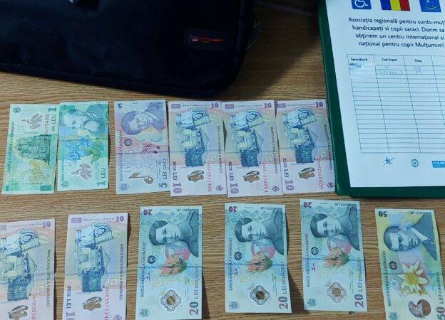 Jandarmii dâmbovițeni au deconsperit doi escroci care simulau dizabilități Jandarmii dâmbovițeni au deconsperit doi escroci care simulau dizabilități