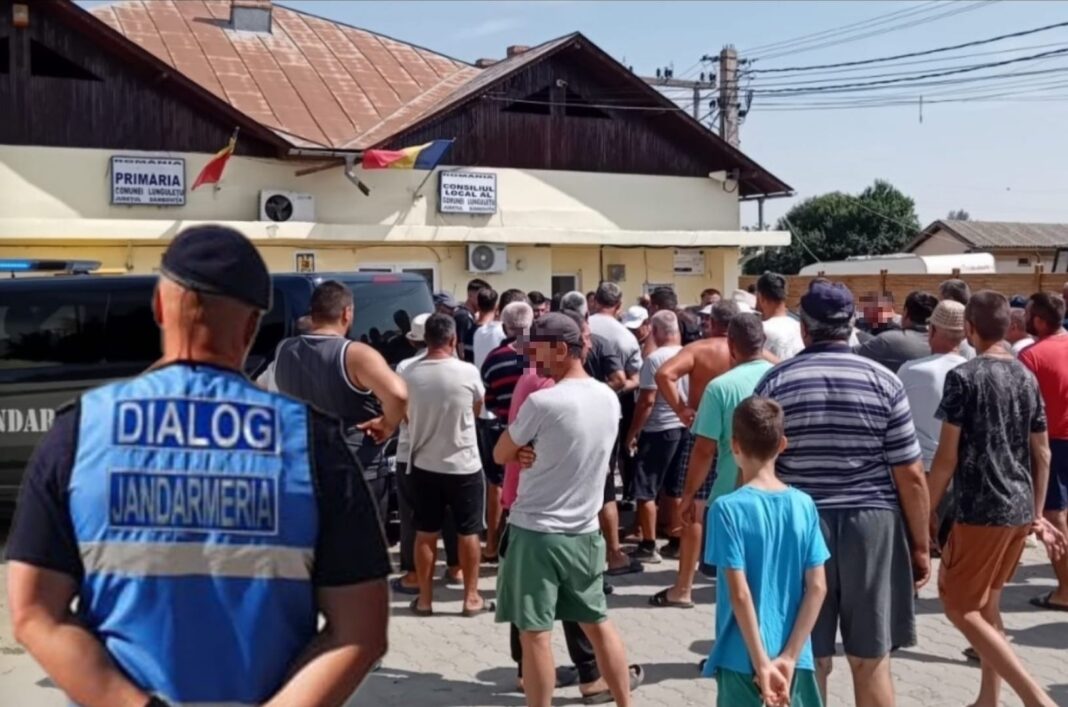 PROTEST LA LUNGULEȚU PENTRU DREPTUL LA APĂ : JANDARMERIA ASIGURĂ ORDINEA PUBLICĂ