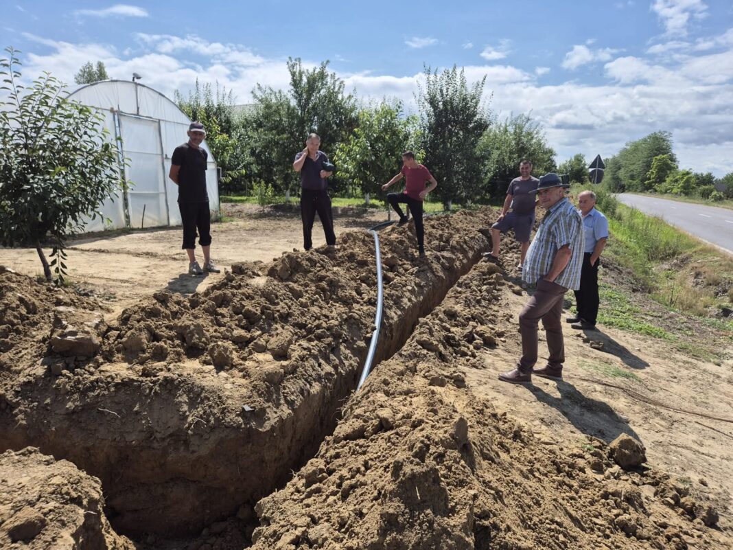 Primăria Voinești extinde rețeaua de apă în regim propriu, cu costuri minime