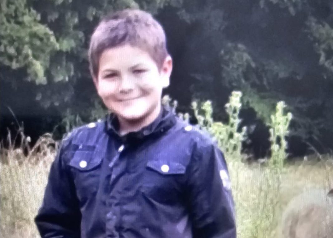 ALERTĂ DE GRADUL ZERO: Căutări disperate pentru un băiat de 9 ani dispărut la Vișinești