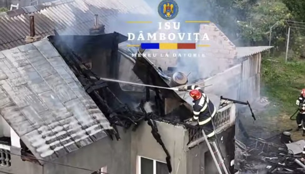 Alertă în Cobia: Incendiu la o casă, intervenție rapidă a pompierilor