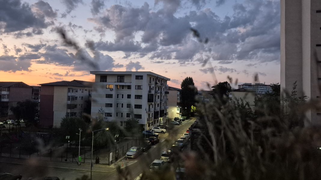 Astăzi și în zilele următoare,  schimbare bruscă de vreme: Ploi, furtuni și grindină 