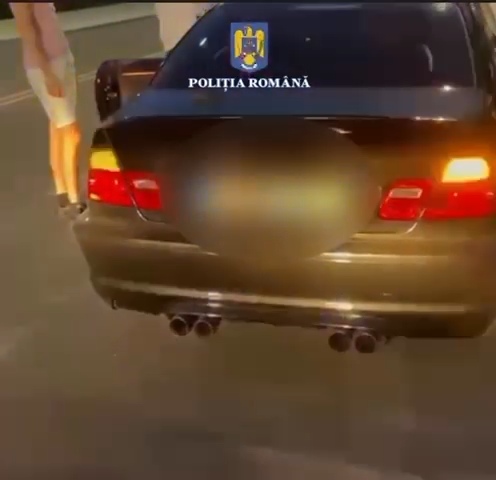 Autoturism cu modificări neomologate, depistat în trafic de polițiștii dâmbovițeni