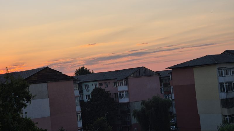 Caniculă și nopți tropicale în Dâmbovița, cod galben de disconfort termic ridicat Caniculă și nopți tropicale în Dâmbovița, cod galben de disconfort termic ridicat