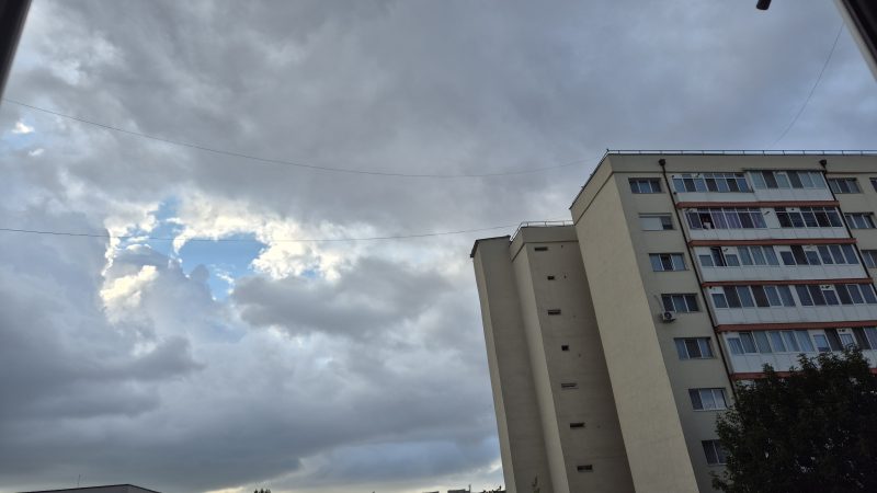 Cer variabil iar spre seară temperaturile scad simțitor Cer variabil iar spre seară temperaturile scad simțitor