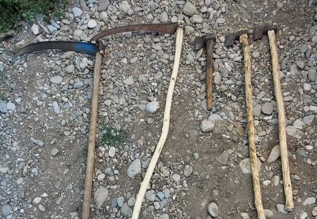 Jandarmii dâmbovițeni au depistat obiecte periculoase la Târgul de Sfânta Maria din Cornești Jandarmii dâmbovițeni au depistat obiecte periculoase la Târgul de Sfânta Maria din Cornești