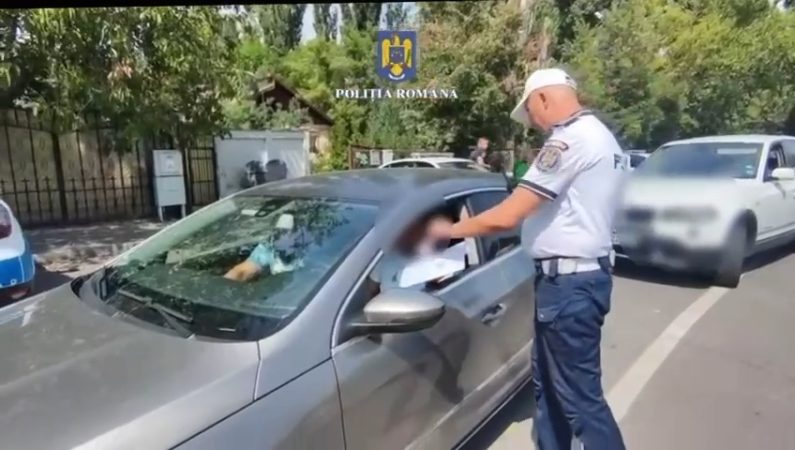Polițiștii dâmbovițeni fac ordine pe șosele, zeci de șoferi sancționați Polițiștii dâmbovițeni fac ordine pe șosele,zeci de șoferi sancționați