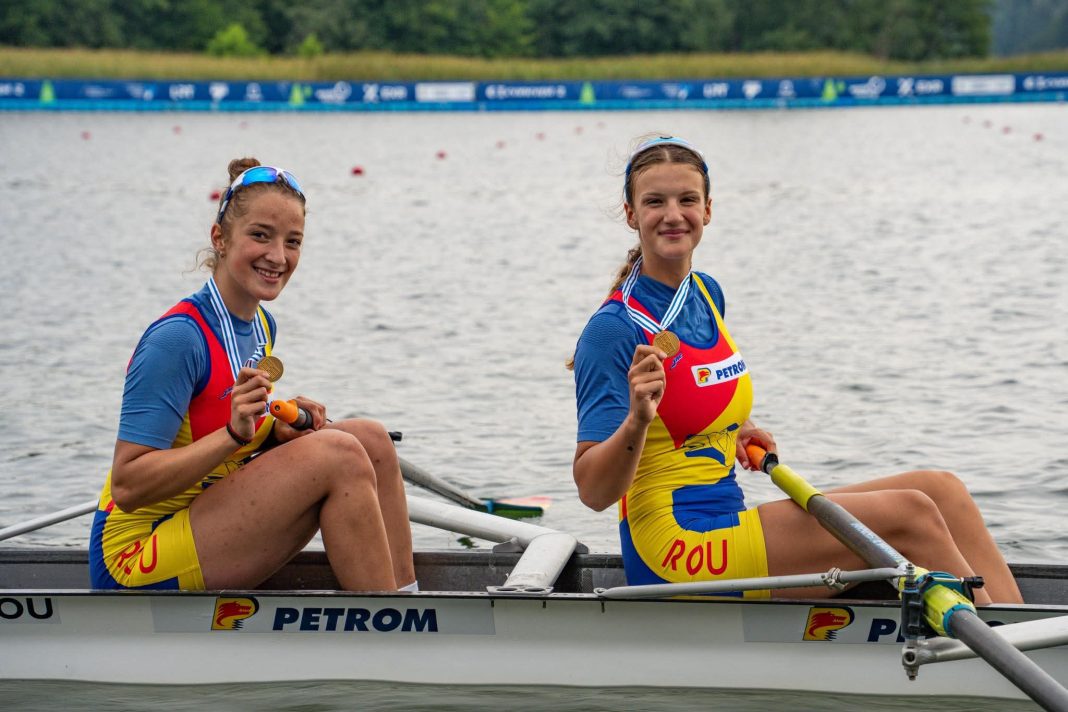 Prima medalie de aur a României la Mondialele de Canotaj U19, obținută de dublul rame feminin
