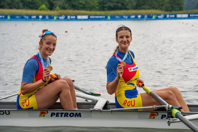 Prima medalie de aur a României la Mondialele de Canotaj U19, obținută de dublul rame feminin Prima medalie de aur a României la Mondialele de Canotaj U19, obținută de dublul rame feminin