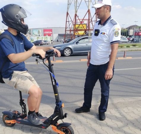 Sute de amenzi pentru pietoni, bicicliști și trotinetiști din județul Dâmbovița Sute de amenzi pentru pietoni, bicicliști și trotinetiști din județul Dâmbovița