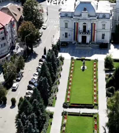 Târgoviștea, orașul verde: Peste 125.000 de flori și mii de arbori și arbuști plantați în 2025