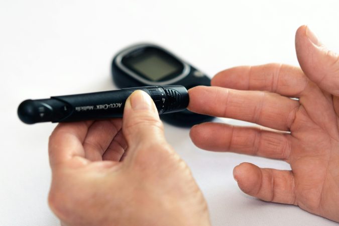 Glucometrul: Un instrument esențial în controlul zilnic al diabetului