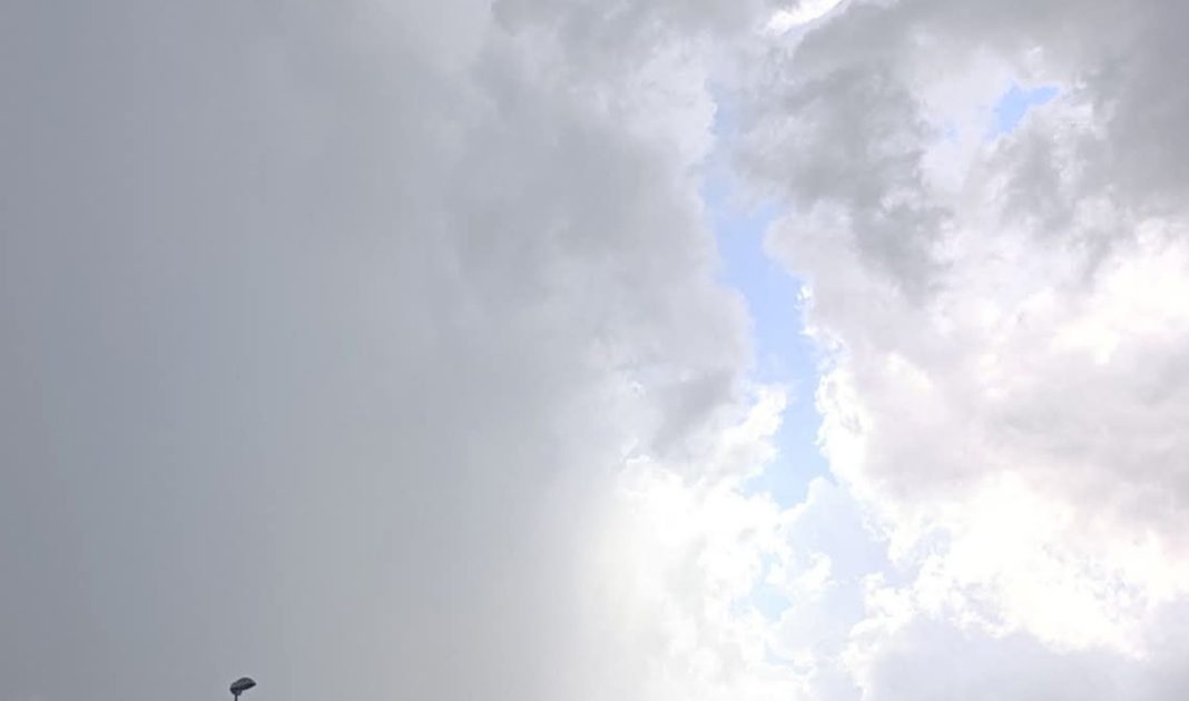 După-amiază de astăzi încep furtuni, grindină și răcire în majoritatea regiunilor