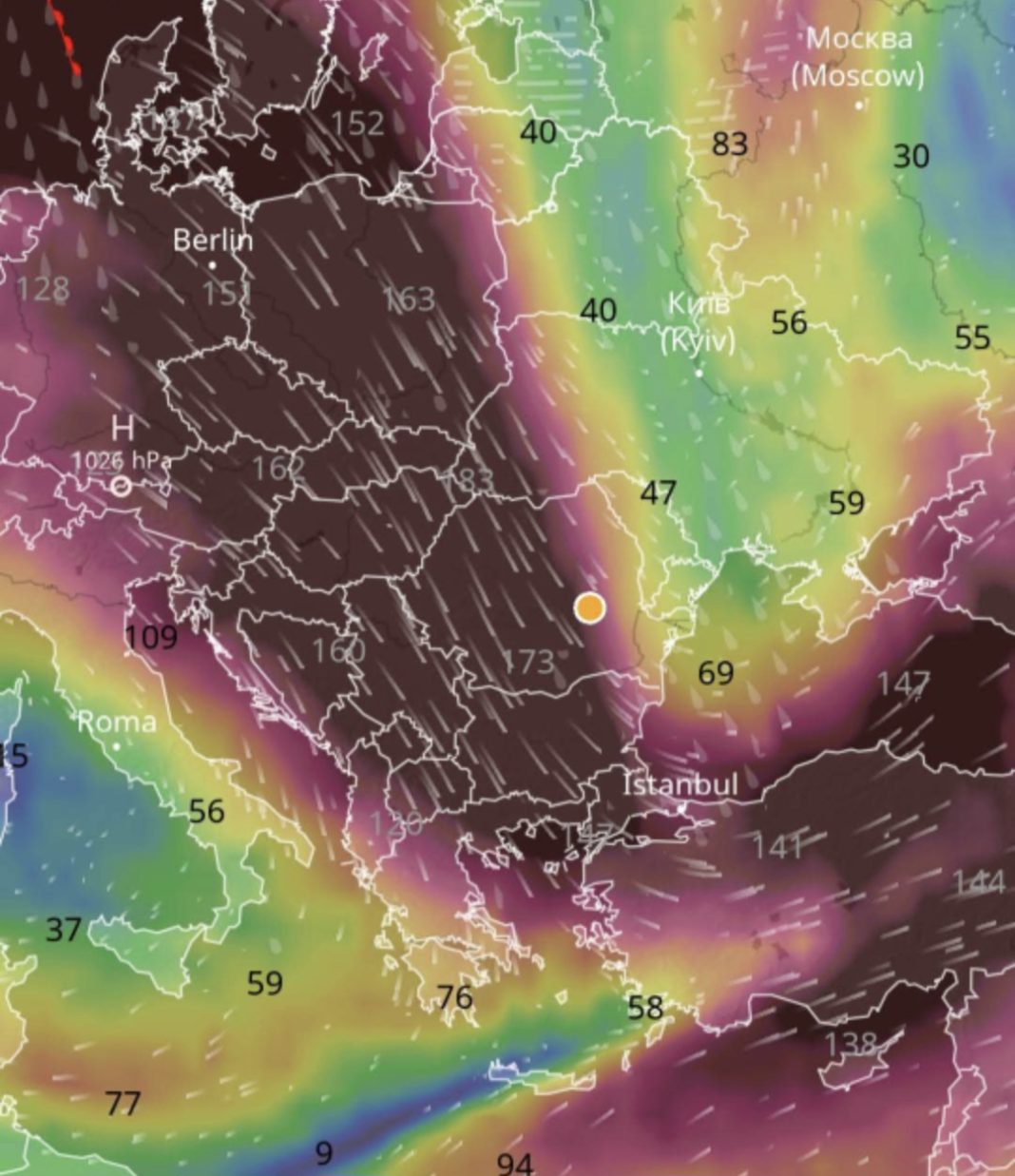 Atenție, meteosensibili: Vânturi extreme și fenomene neobișnuite în România