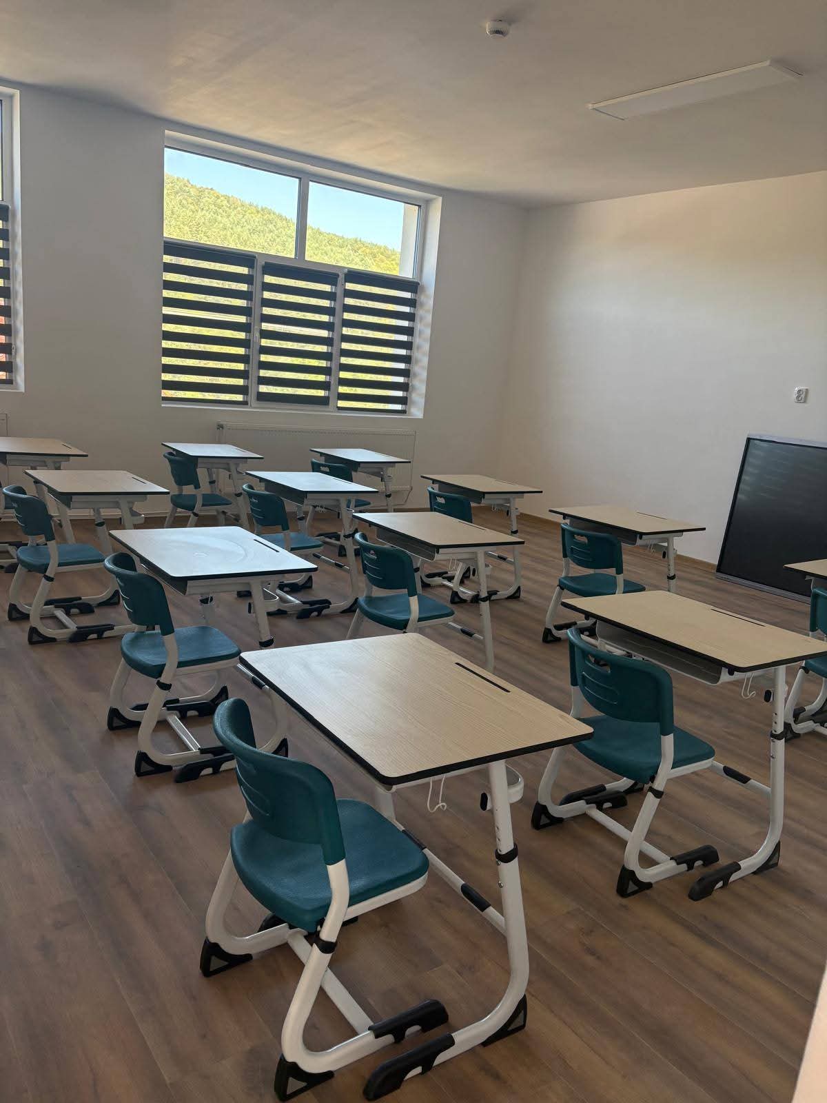 CJ Dâmbovița a investit 65 de milioane de lei în școli moderne pentru elevi