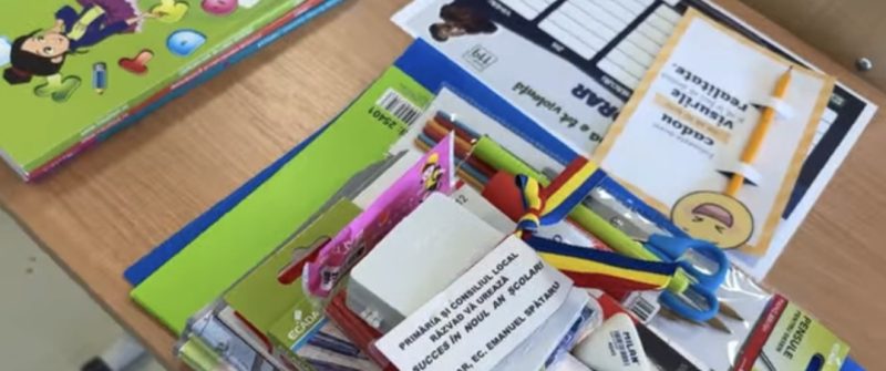 Elevii din Răzvad încep școala în săli pregătite pentru un an de succes, Primăria le oferă și rechizite