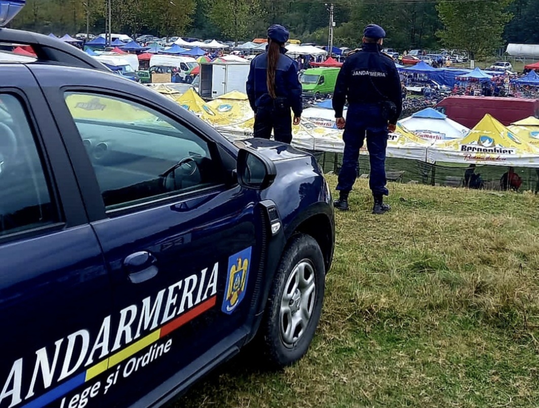 Jandarmii dâmbovițeni alături de cetățeni în acest sfârșit de săptămână