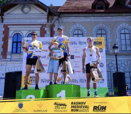 Jandarmul montan Ionuț Timofte triumfă la „Râșnov Medieval Run 2025”