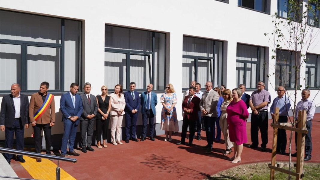 La Fieni a fost inaugurată Școala Gimnazială „Diaconu Coresi”, cea mai modernă 