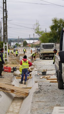 Lucrările de modernizare continuă pe DJ 712 