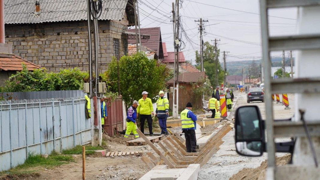 Lucrările de modernizare continuă pe DJ 712 