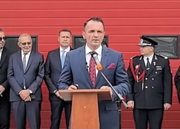 Primarul Daniel Stan: Mulțumiri pompierilor care ne protejează zi de zi Primarul Daniel Stan: Mulțumiri pompierilor care ne protejează zi de zi