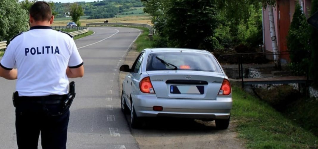 Prins la volan deși avea permisul suspendat